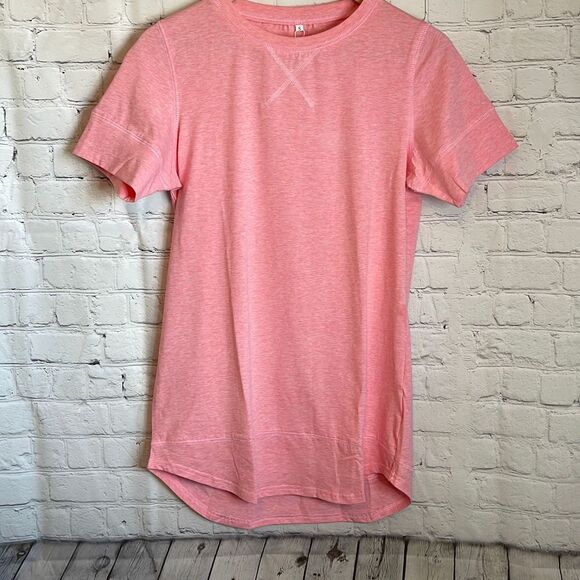 Peach Short Sleeve Tshirt Tennis Skirt Geometric Design Set size small - Picture 2 of 10